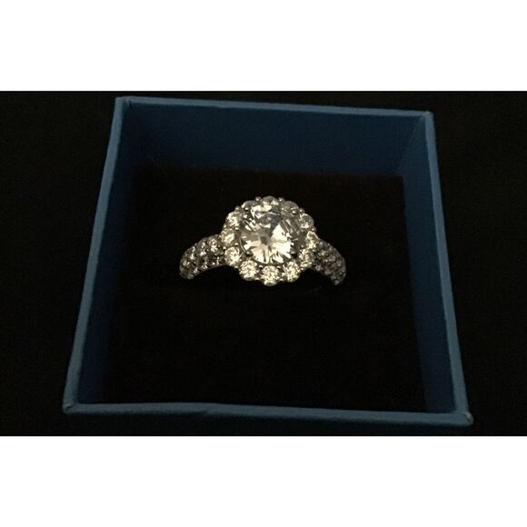 NEW~4.25 Ct. Sim Diamond Cluster Halo Design Bridal/Engagement Ring Sz 8 - Picture 3 of 5
